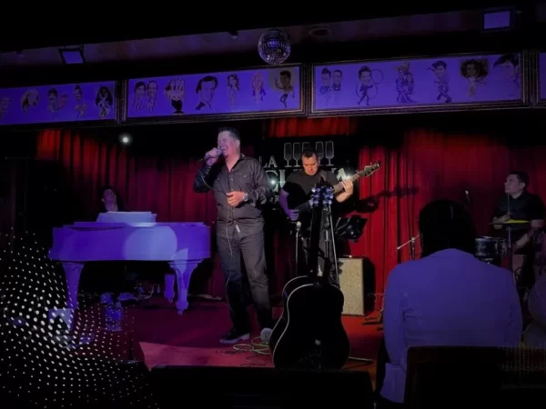 Crónica desde la cueva: una noche con Carlos Carreira Crónica desde la cueva: una noche con Carlos Carreira