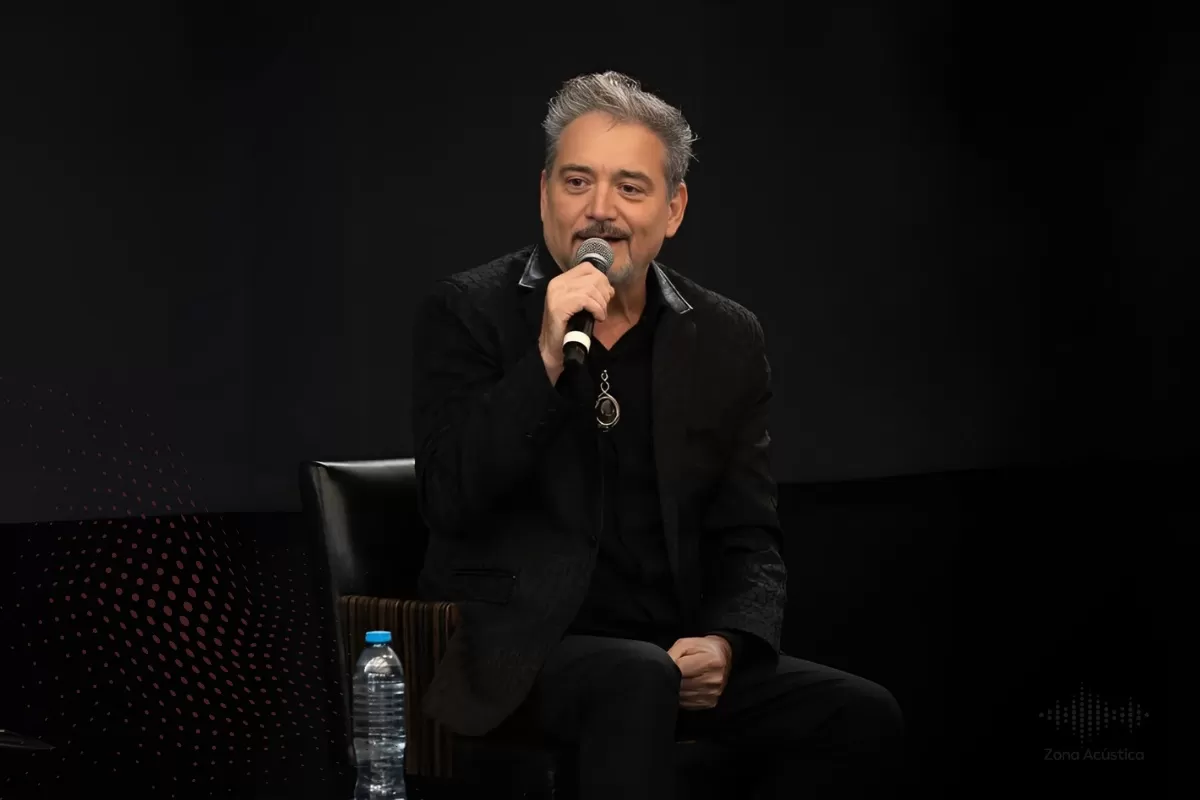 Raúl Ornelas: La Canción de Autor Conquista el Auditorio Nacional Raúl Ornelas: La Canción de Autor Conquista el Auditorio Nacional