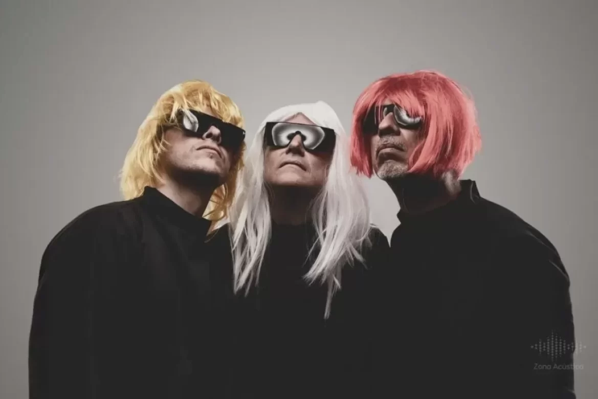 A Love Electric - Man and Machine (2)