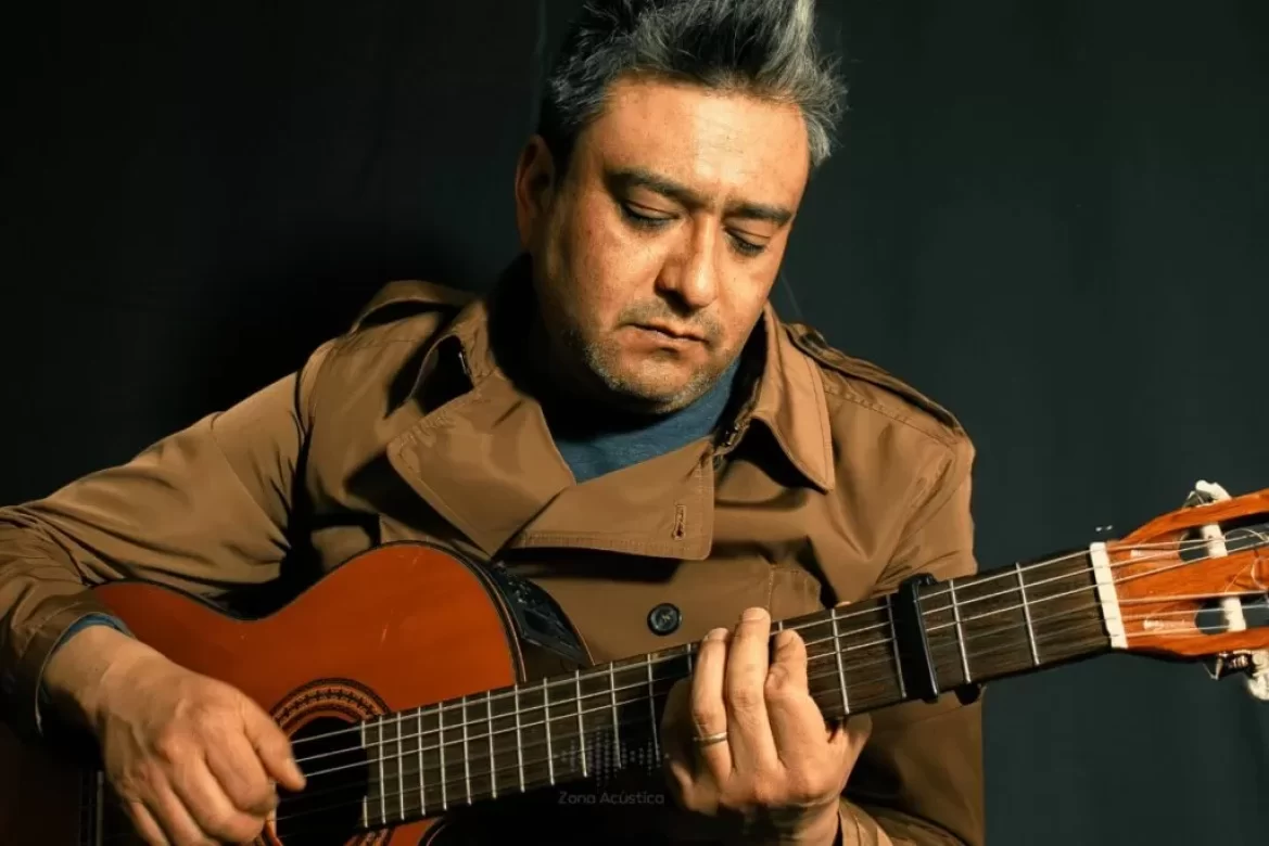 Álex Molina El Arquitecto de Canciones que Habita en el Alma