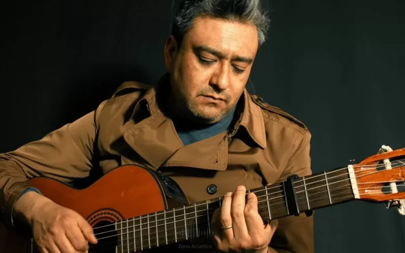 Álex Molina El Arquitecto de Canciones que Habita en el Alma