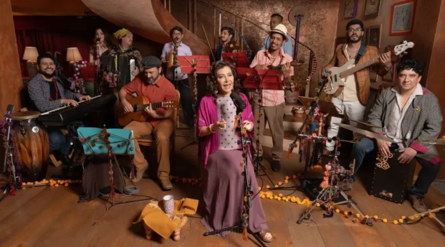 Mara Escalante - Corazón de Barro Mara Escalante - Corazón de Barro