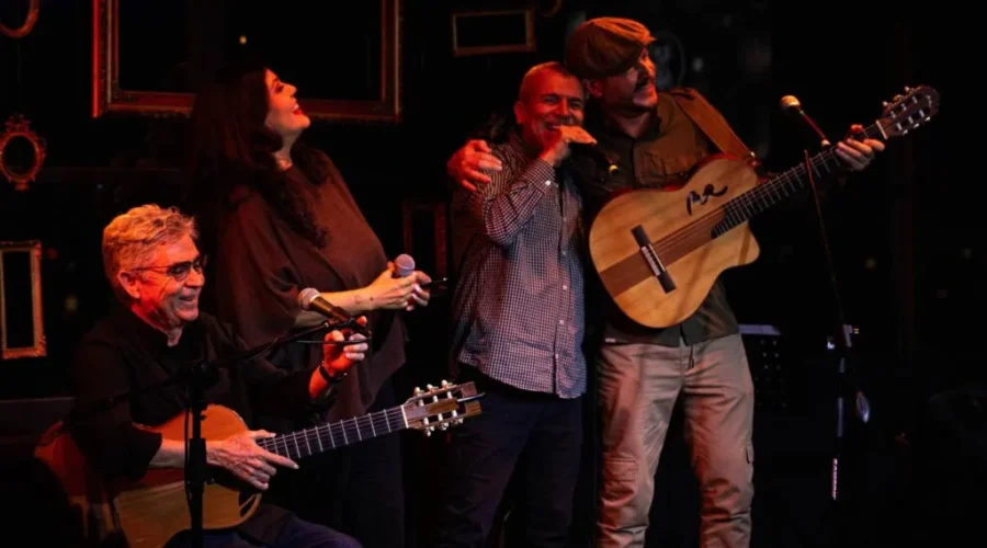 Alejandro Santiago en Pie de Guerra - Sergio Félix, Gerardo Peña, Miguel Inzunza, Ana Díaz, Frank Delgado, Marwan Alejandro Santiago en Pie de Guerra - Sergio Félix, Gerardo Peña, Miguel Inzunza, Ana Díaz, Frank Delgado, Marwan